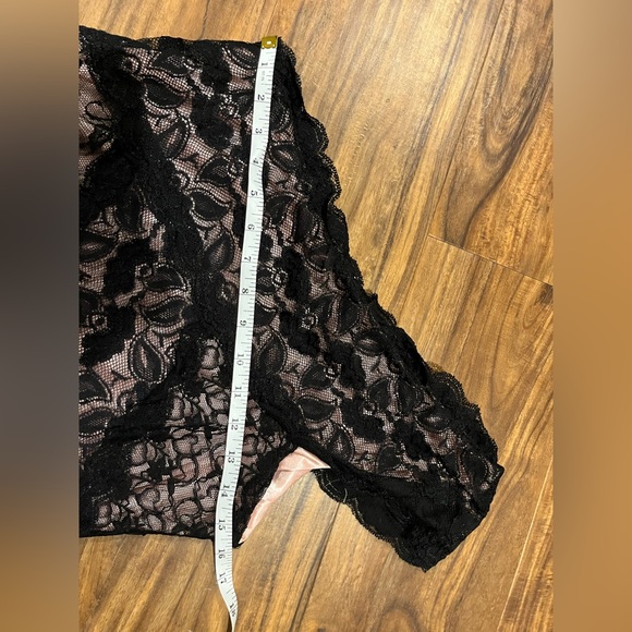 Bodycon lace dress. Suzy shier - Picture 5 of 7